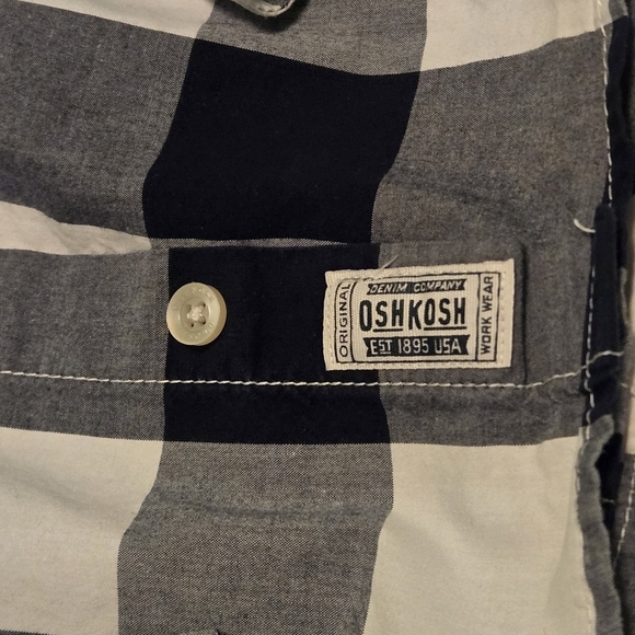 Lot of 2 boys size 6 shirts (OshKosh and Cat & Jack) - Picture 7 of 8